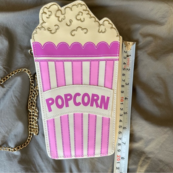 SOLD Crossbody Bag Popcorn shaped - SkinnyDip London - Picture 8 of 10